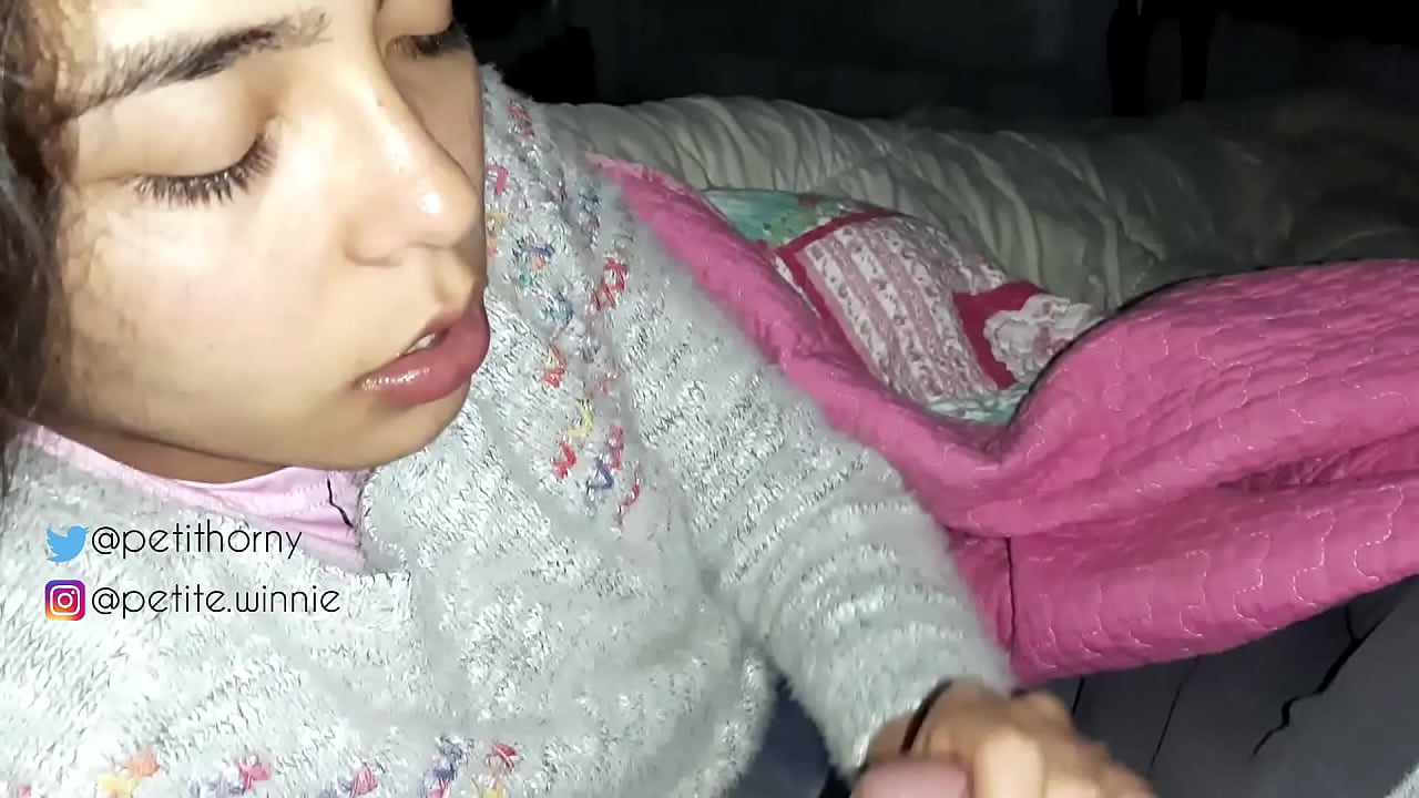 હું મારા પતિનું બધુ સંચિત દૂધ ગળી લઉં છું - કમ વડે જીભ બતાવું છું