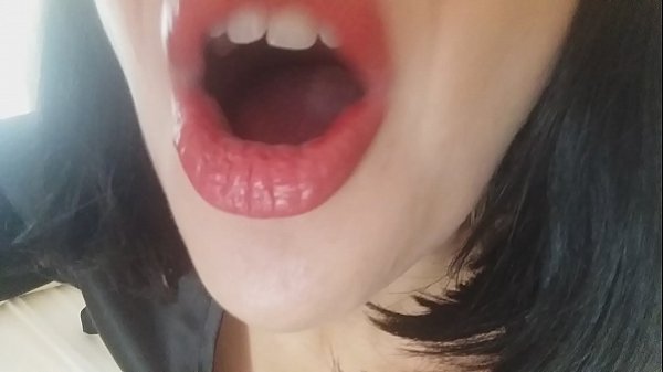 હની, તારી સાવકી મમ્મી તને આજે શાળાએ જવા નહીં દે... મને તારી ખૂબ જરૂર છે...