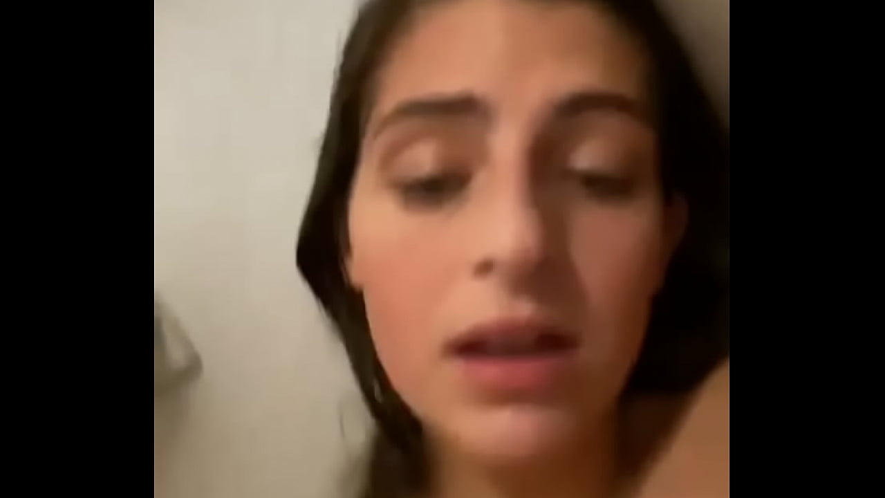 બ્લુ-આઇડ હોટી, ટૂંકા હોમ સેક્સ વીડિયો, ની પસંદગી